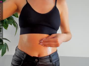 girl
        sixkiks cam image #1213895