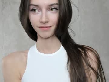 girl
        cutie_ghostie cam image #3499971