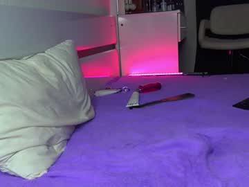 girl
        sarah__marlow__ cam image #1212371