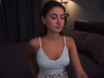 girl
        tessarosse_ cam image #2781001