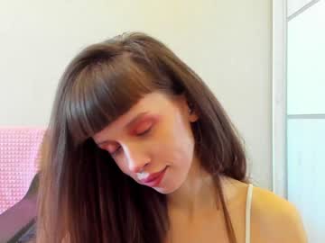 girl
        flowerofsin2001 cam image #1085277