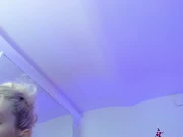 girl
        kenziedawton cam image #1526841