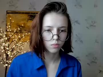 girl
        karinastarr1 cam image #448499