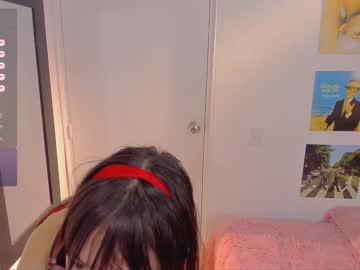 girl
        little_effy18 cam image #2821124
