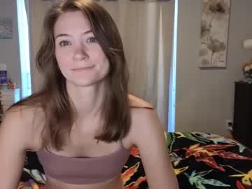 girl
        katynowhere cam image #4760415