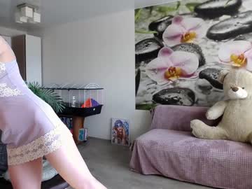girl
        jennycutey cam image #1501351
