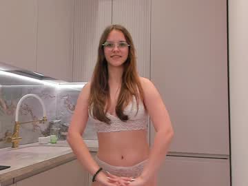 girl
        dream_beam cam image #5941755
