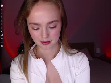girl
        lumoore cam image #5754102