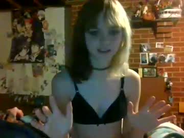 girl
        kinnybuns cam image #784853