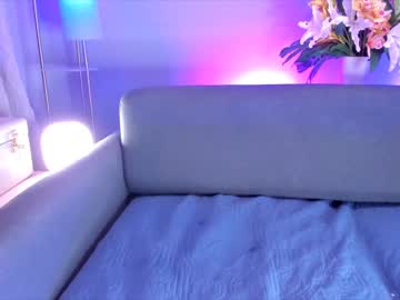 girl
        littlee33 cam image #3222111