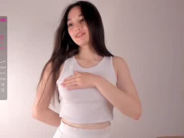 girl
        juliepenningtona cam image #1918139