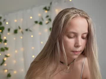 girl
        appr0ved cam image #5043306