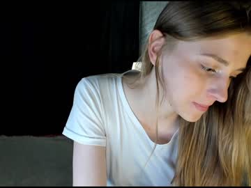 girl
        sweet_sophieeee cam image #1964138