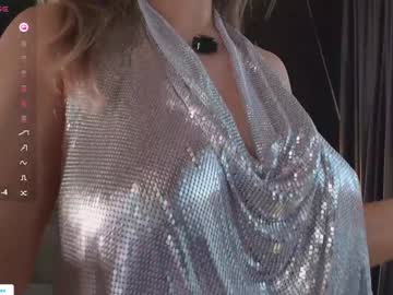 girl
        aliessia cam image #6913348