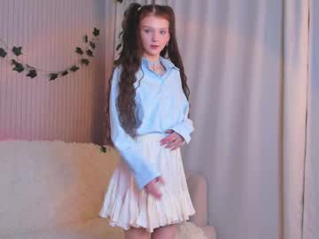 girl
        edithgalpin cam image #6196780
