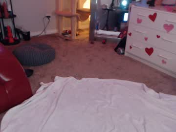 girl
        skyewatson cam image #183973
