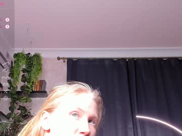 girl
        one_1ove cam image #5707105