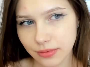 girl
        avrora_deis cam image #1443944