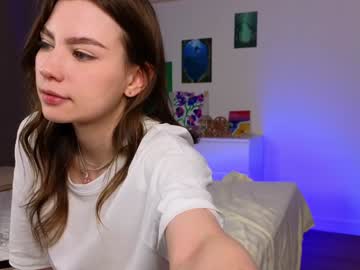 girl
        fannydowlen cam image #4370890