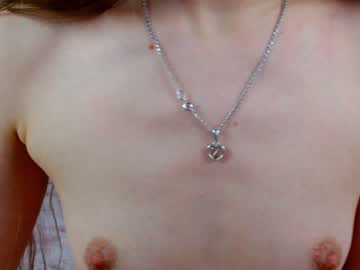 girl
        ambertan1 cam image #979082
