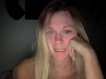 girl Live Cam Girls Love To Strip Naked For Their Viewers with beachbabi