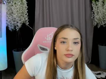 girl
        lori_blush cam image #4972185
