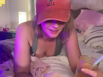 girl
        kaileeshy cam image #3024028
