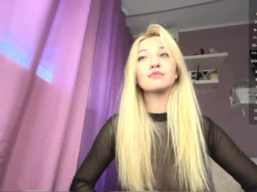 girl
        zoe__0 cam image #4599007