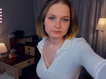 girl
        dorettagray cam image #4122279