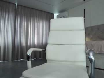girl
        diffgirls cam image #294286