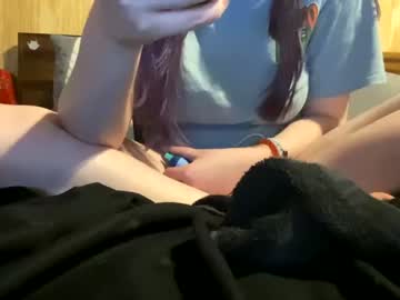 girl
        lovelykenzie1123 cam image #1031923