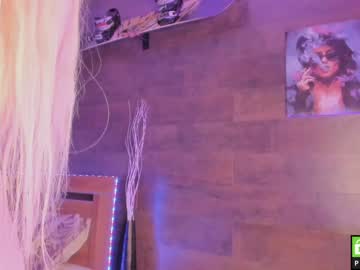 girl
        yolandabertha cam image #1132977