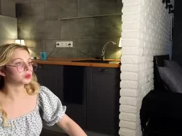 girl
        ellizabetta cam image #4570046