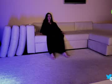 girl
        hollyextra cam image #3804390