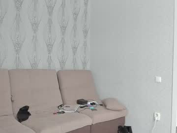 couple
        mistress_angie_ cam image #85387