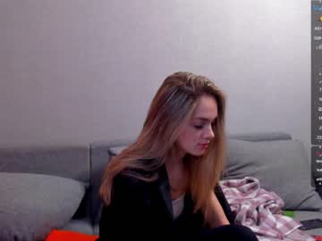 girl
        hotshiiie cam image #575810