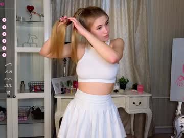 girl
        cute_fox_girl cam image #6401652