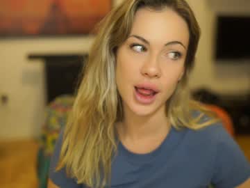 girl
        melodymate cam image #3801933