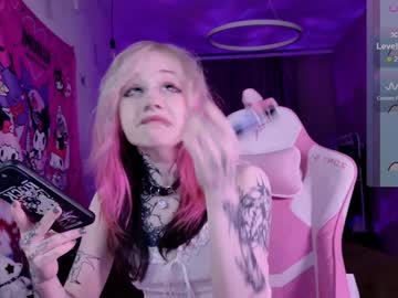girl
        lollyshy__ cam image #5937250