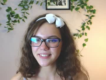 girl
        teresabriggs cam image #2369669
