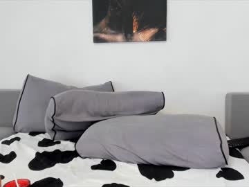 girl
        sweetlexxxy19 cam image #2484847