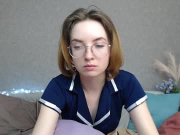 girl
        mary_klaus cam image #1148016