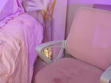 girl
        little_effy18_ cam image #5558041