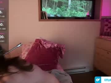 girl
        peacheekitty cam image #4684140