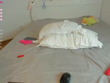 girl
        nadya_le_carre cam image #1822707