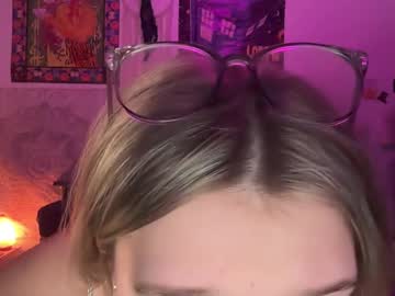 girl
        jessicapearsons cam image #6181122