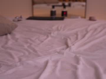 girl
        dovia cam image #6732770