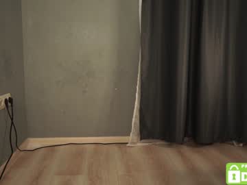 girl
        tessarosse_ cam image #1588105