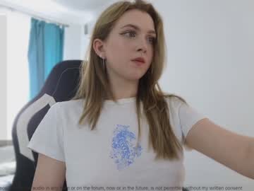 girl
        small_blondee cam image #4454119
