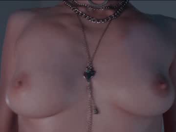 girl
        chaturbatable cam image #1860040